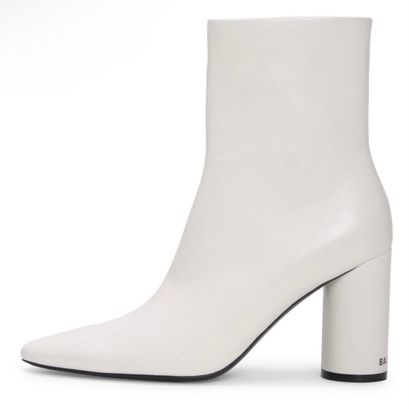 Balenciaga Logo Boots - Picture 13 of 16